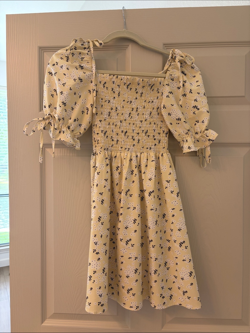 SHEIN Yellow Floral Smocked Puff Sleeve Dress size medium